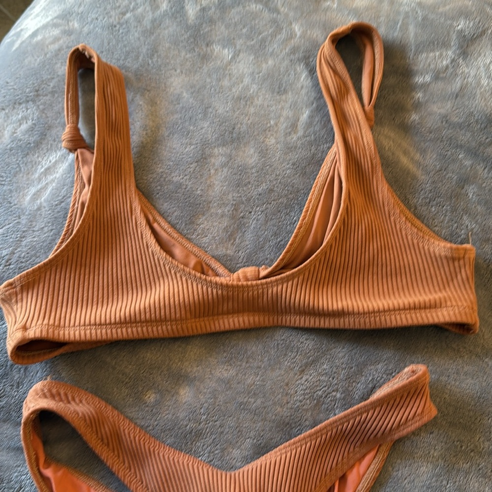 Minimale Animale Ribbed Rust Bikini Set - Picture 3 of 14